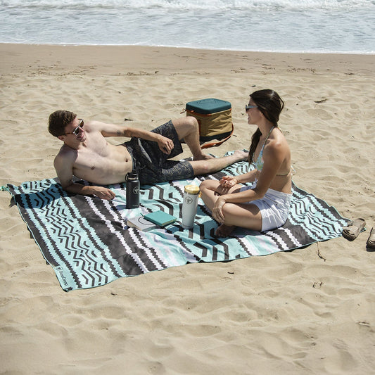 Qué llevar a la playa: guía completa de equipamiento para un día cómodo y seguro